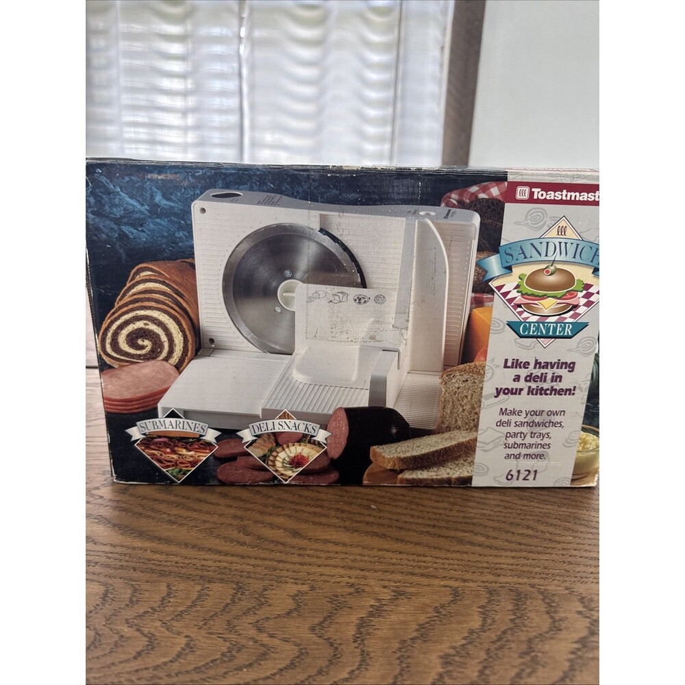 Toastmaster  Sandwich  Center Meat And Bread Slicer And Deli Snacks , Model 6121
